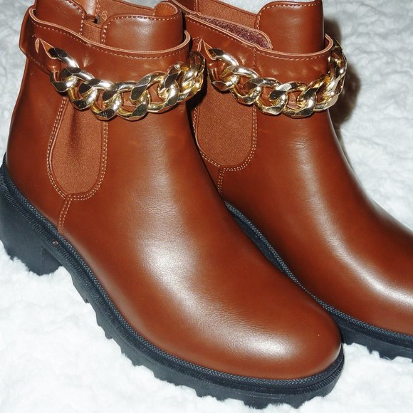 Forever Link Shoes - NEW Womens Forever Link Chestnut Brown Boots Gold Chain Accents Chunky Heel 8.5